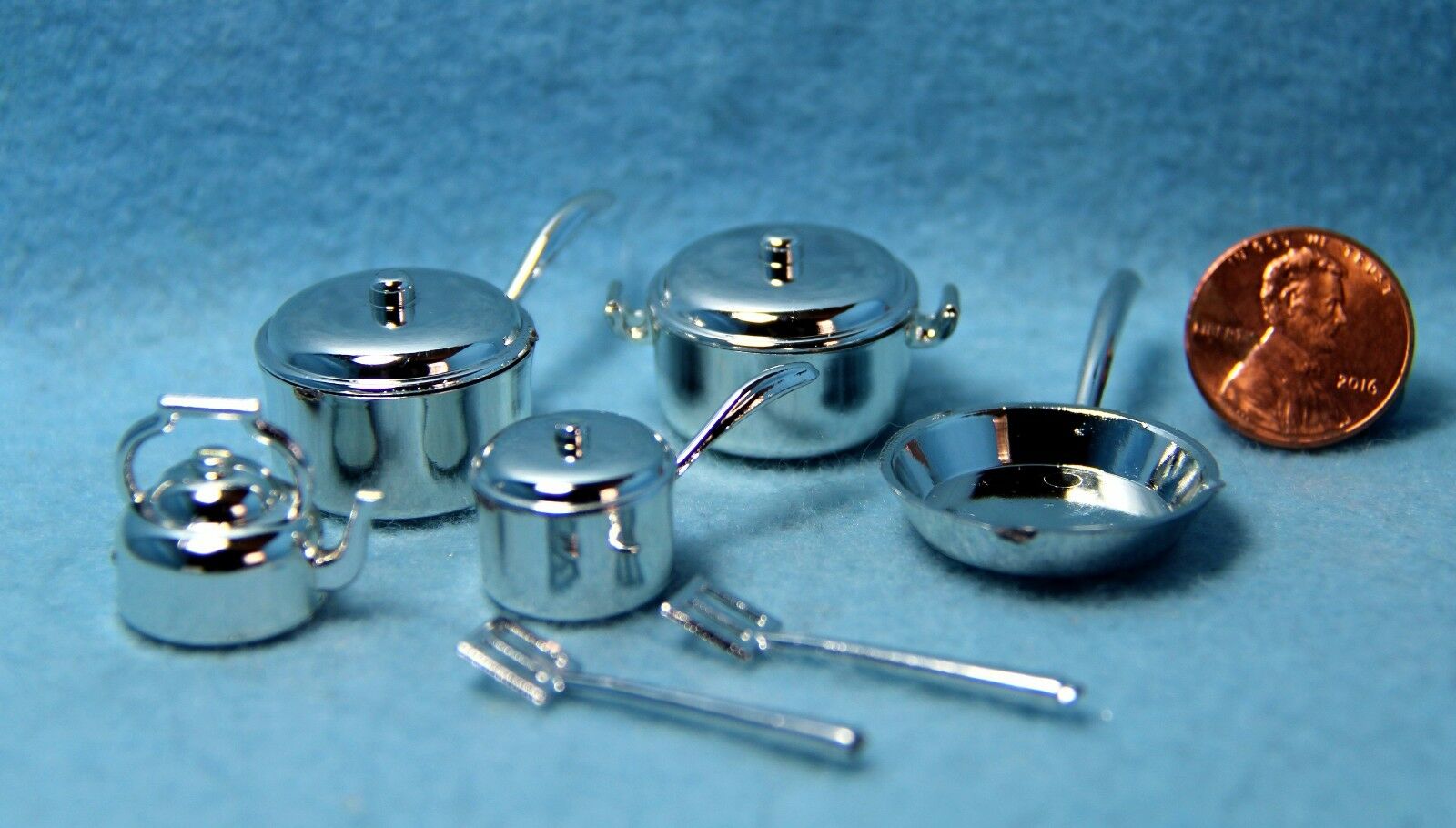 Dollhouse Miniature Kitchen Cookware Set Pots, Pans, Tea Pot & More H1927