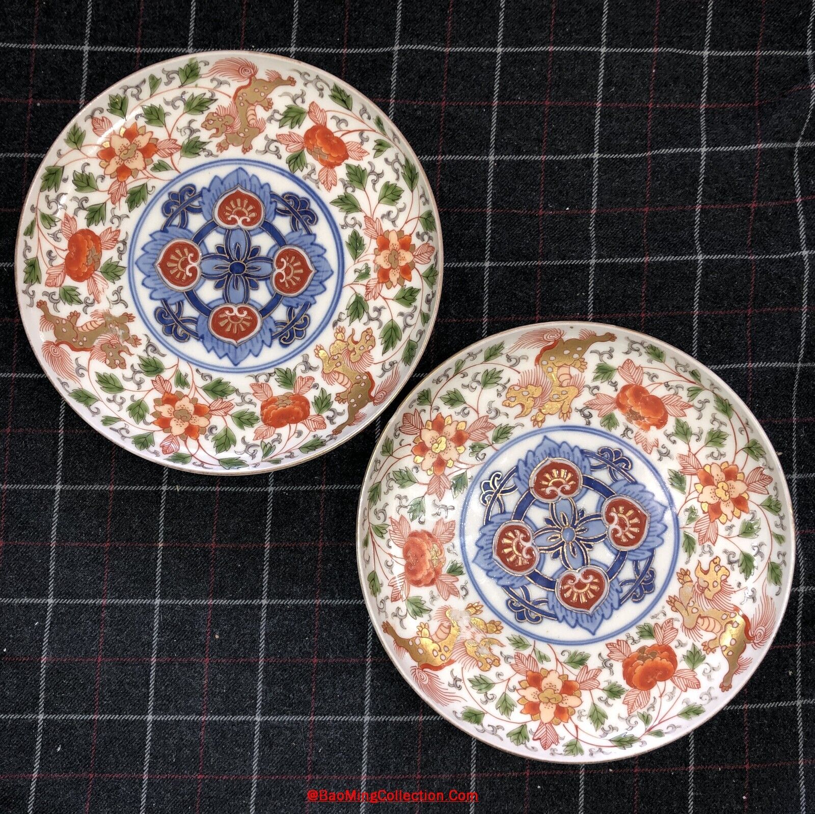 Pair Of Japanese Edo Period Arita Imari Porcelain Plates Of Shishi Dogs